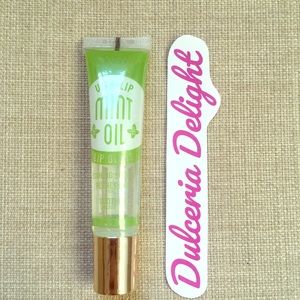 ✨Mint Oil Refreshing Lipgloss✨